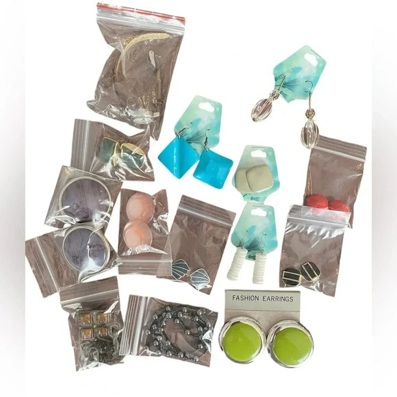 Lot of vintage and fashion fantasie jewelry - Picture 1 of 5